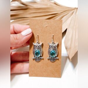 Silver owl dangle earrings S301